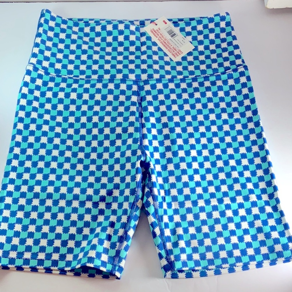 NWT Solid & Striped The Joelle Short size medium.